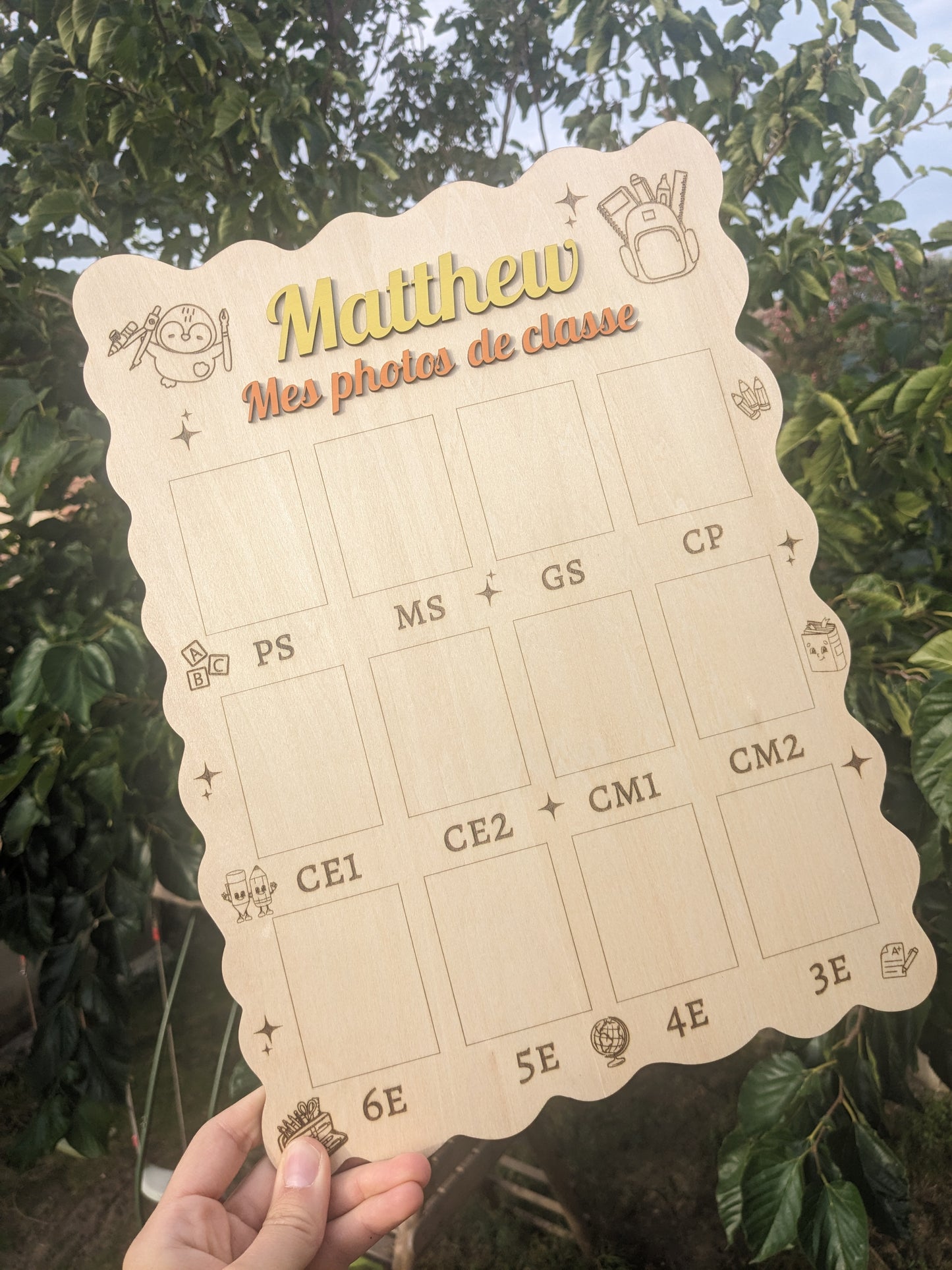 Panneau "mes photos de classe" en Bois Personnalisé – De la Petite Section à la 3ᵉ