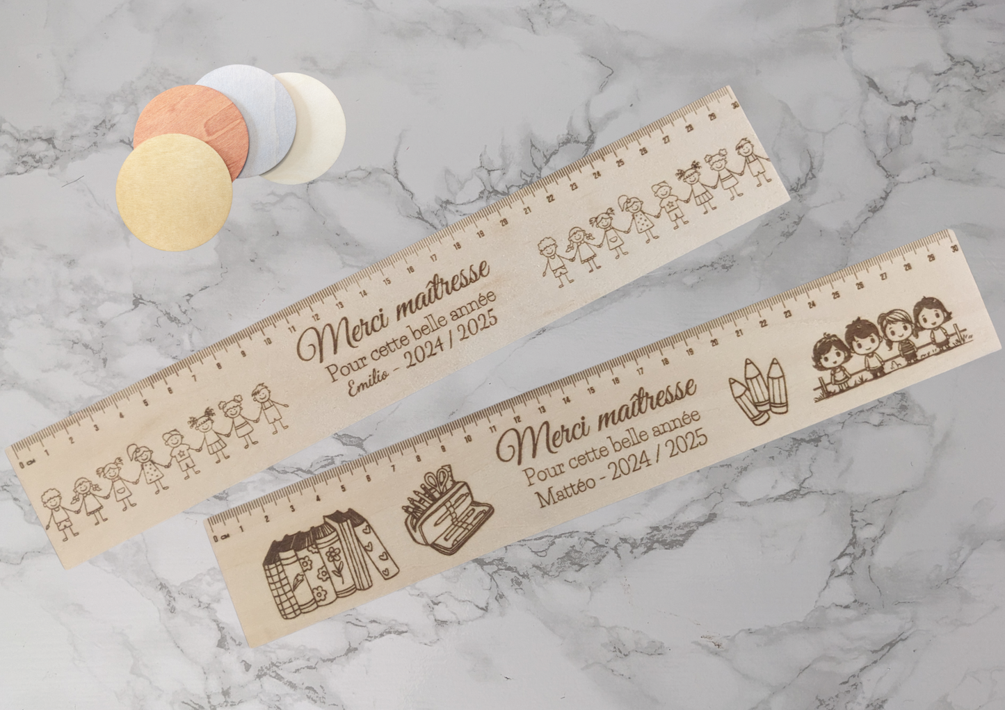 Règle personnalisée en bois – 30 cm – Cadeau fin d’année maîtresse / ATSEM / nounou